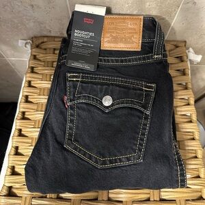 NWT!! Levi's Dark Blue Bootcut Jeans